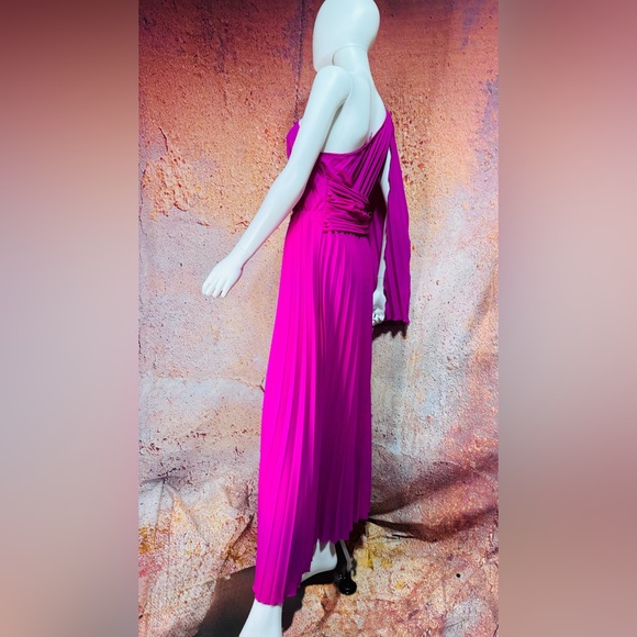 Elegant Large One-Shoulder Pleated Hot Pink Dress - Picture 3 of 7